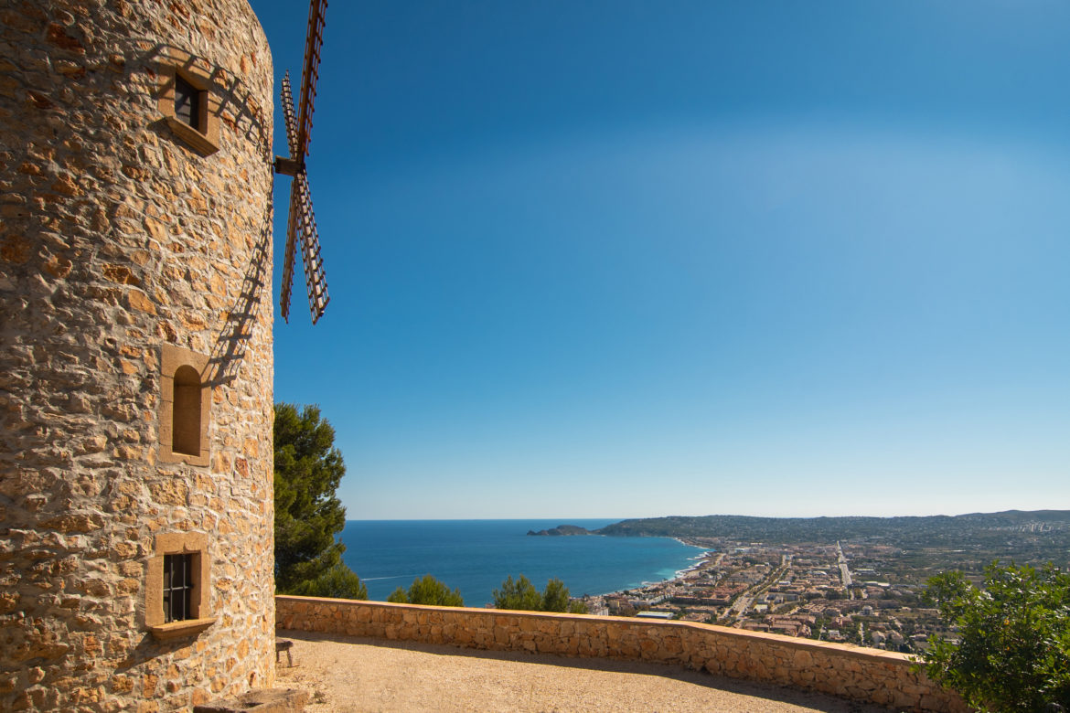 Seven reasons to buy a house in Javea